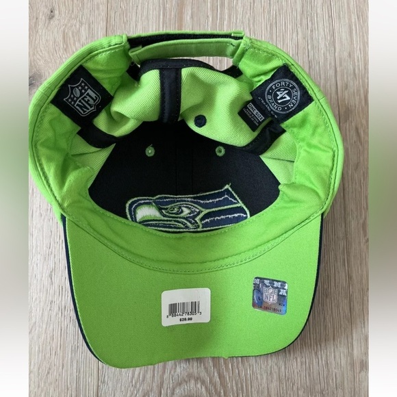Seattle Seahawks Flex Fit NFL Vertical Solo One Size Fits All Hat Cap *D27 - Picture 2 of 3